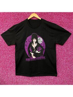 Elvira Mistress of the Dark Graphic T-Shirt XL